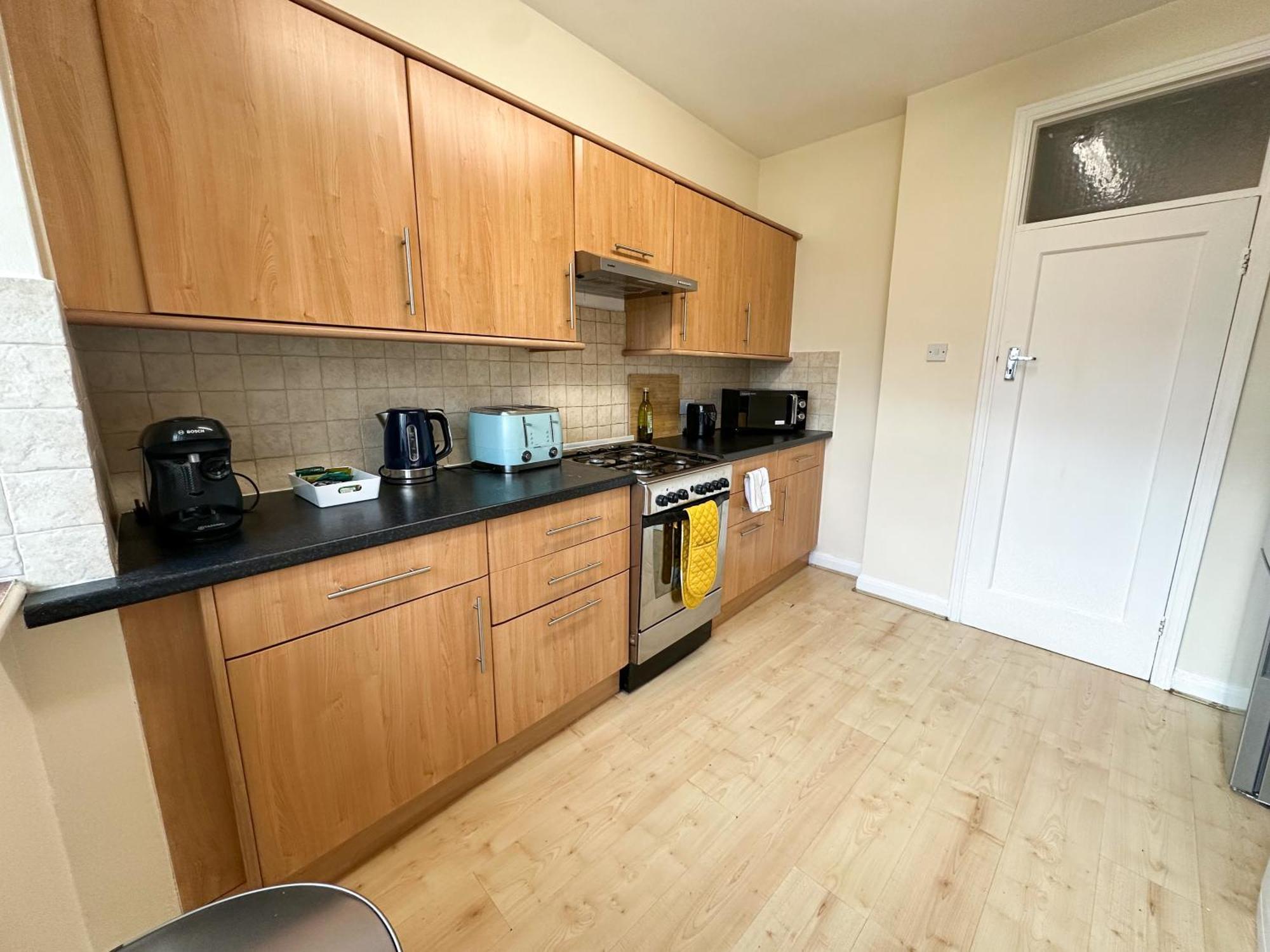 2 Bed Flat - Short Walk From Brent Cross Station Lägenhet Hendon Exteriör bild