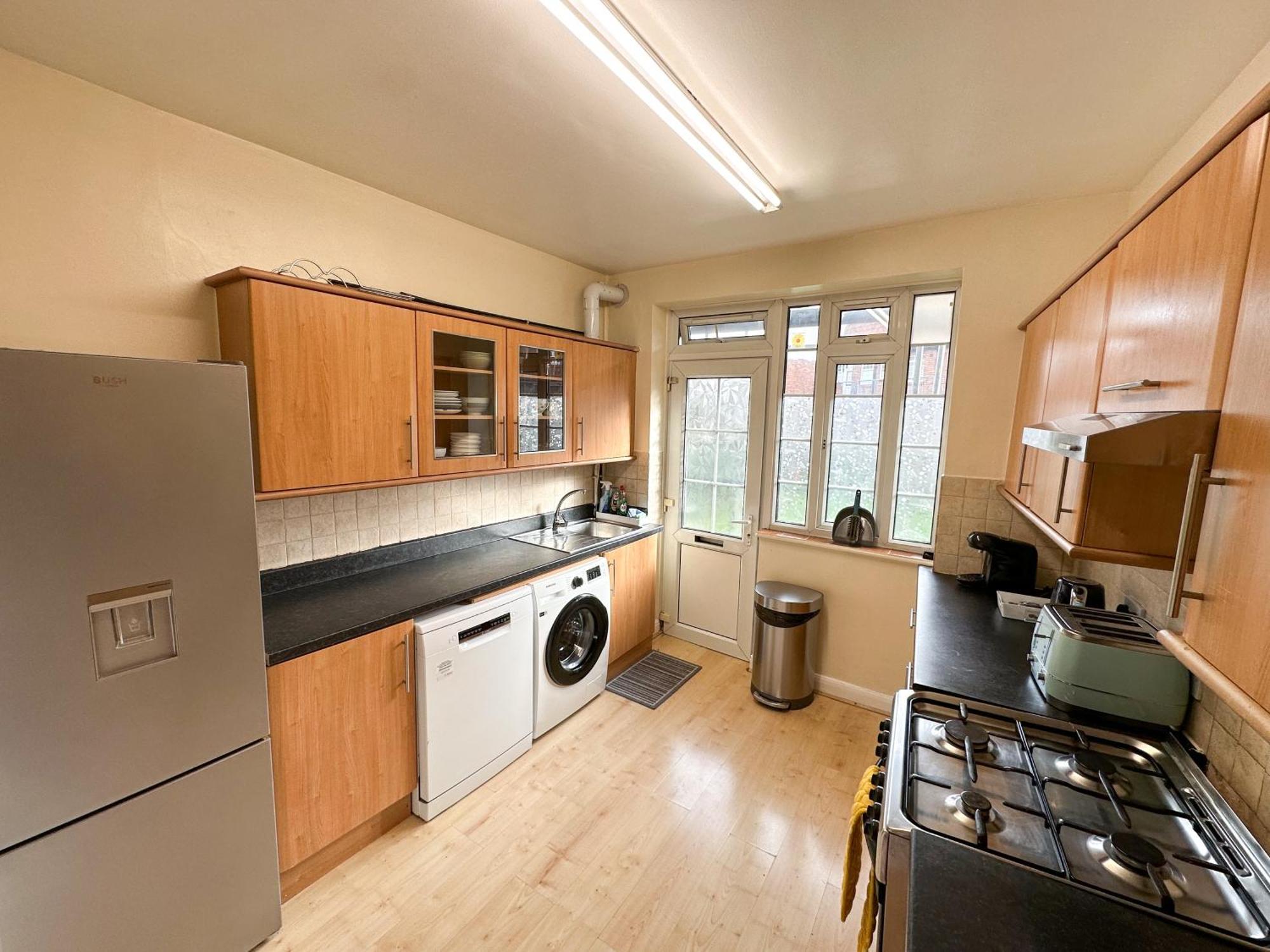 2 Bed Flat - Short Walk From Brent Cross Station Lägenhet Hendon Exteriör bild